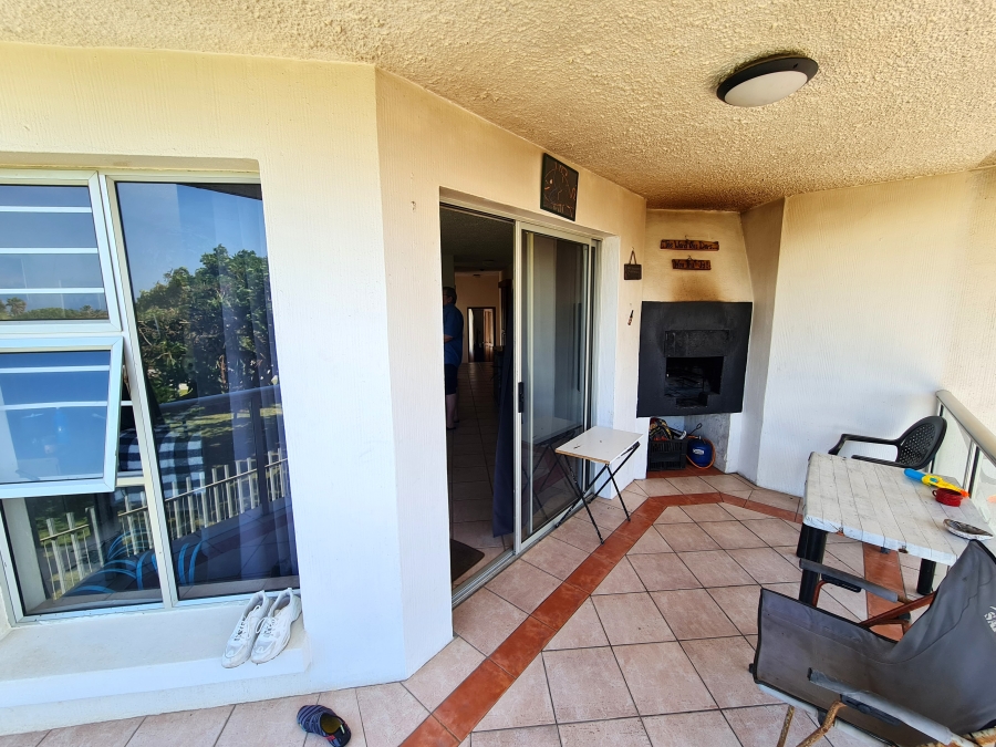 5 Bedroom Property for Sale in Wavecrest Eastern Cape